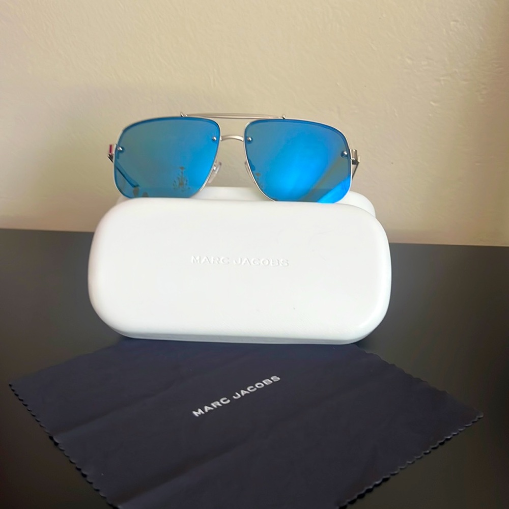 New Marc Jacobs Unisex aviator suns w/ grn/blue mirrored lenses